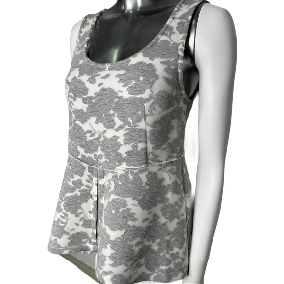 Anthropologie Akemi + Kin Floral Peplum Top Grey  Size Small - Picture 6 of 8
